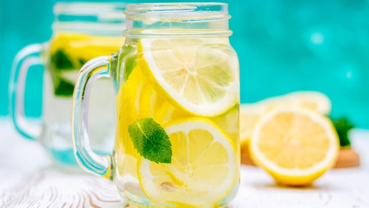 Як на організм впливає вода з лимоном зранку: 5 корисних властивостей
