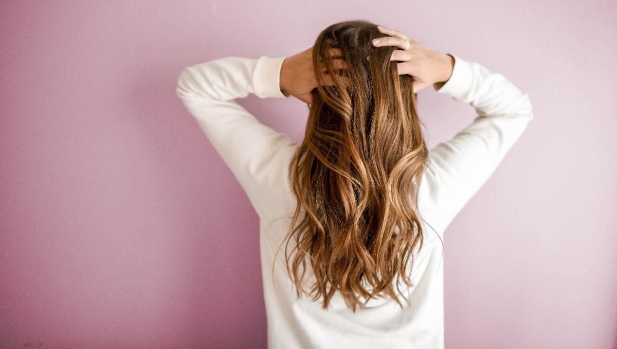 Уколи, втирання, пігулки та олії: наскільки дієві процедури для відновлення волосся - Здорово