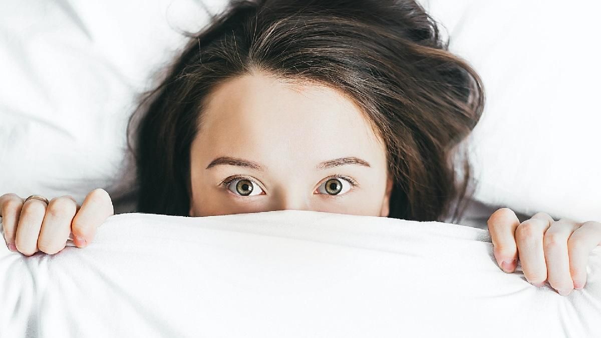 Почему вы просыпаетесь среди ночи: 5 причин - Здорово