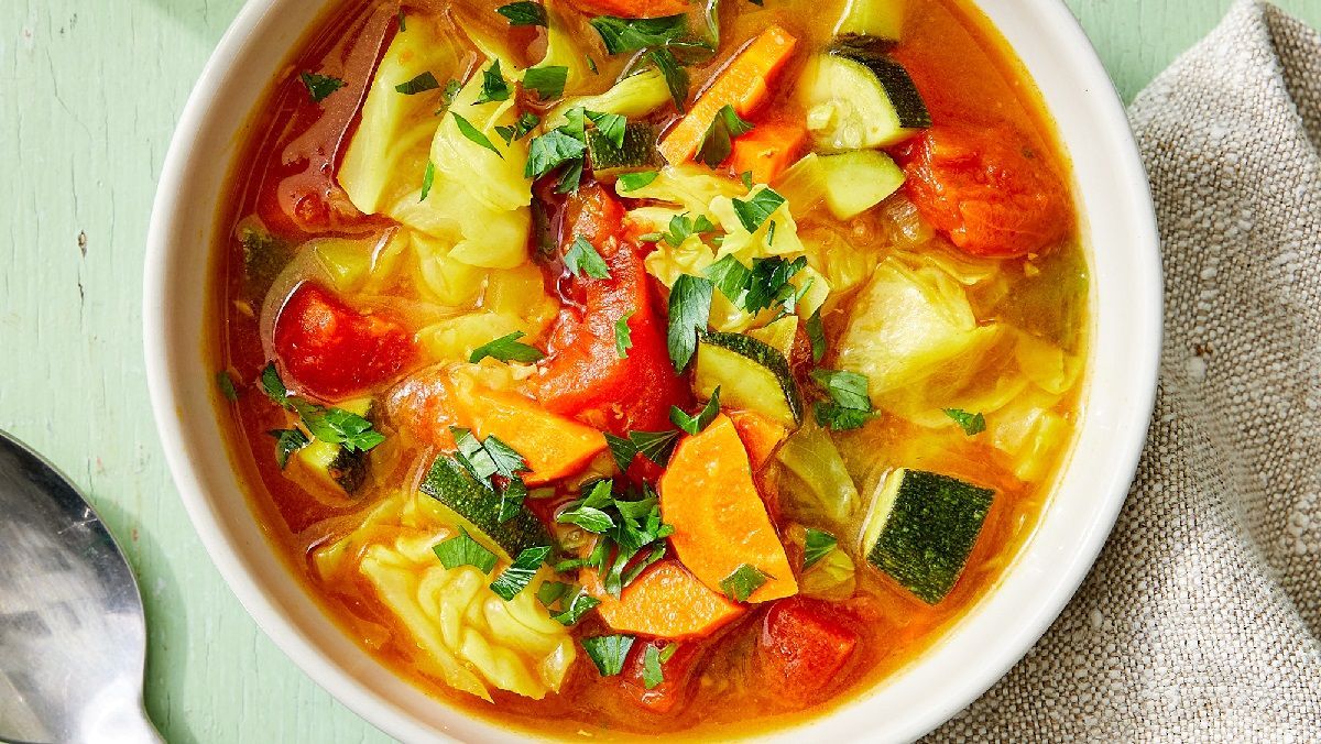 Зігріє та заспокоїть: капустяний суп з імбиром - Здорово