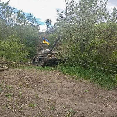 Львівські військові показали трофейний Т-72Б окупантів, який уже служить ЗСУ